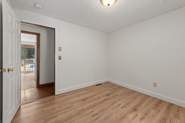 1 Gates Drive, Derry, NH 03038