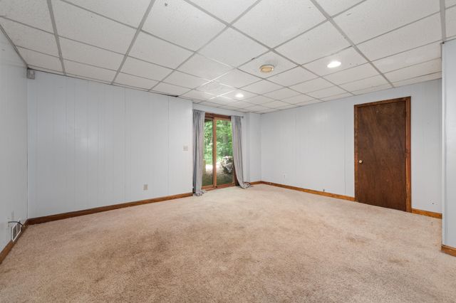 1 Gates Drive, Derry, NH 03038