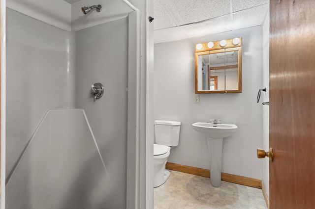 1 Gates Drive, Derry, NH 03038