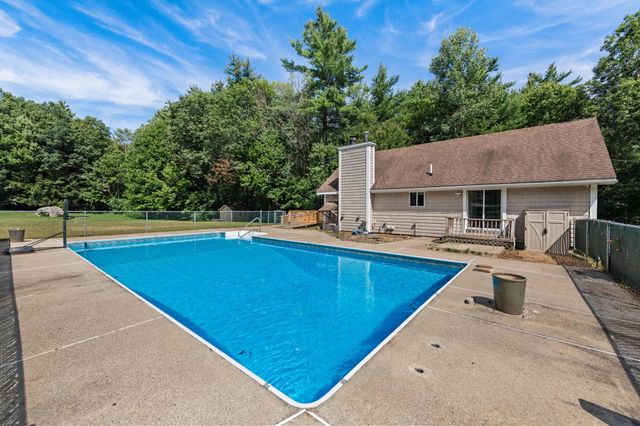 1 Gates Drive, Derry, NH 03038