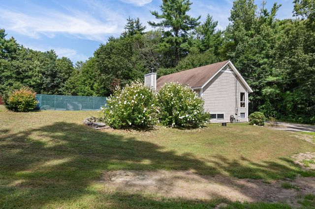 1 Gates Drive, Derry, NH 03038