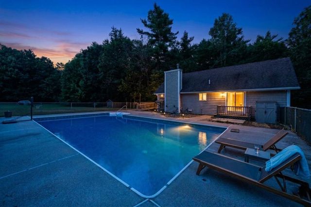 1 Gates Drive, Derry, NH 03038