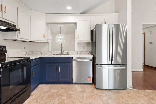 1 Gates Drive, Derry, NH 03038