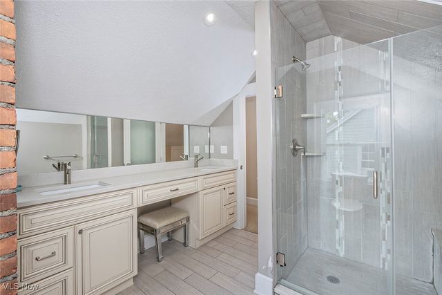 2875 Coleridge Road, Cleveland Heights, OH 44118