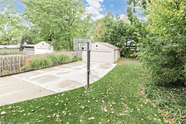 2875 Coleridge Road, Cleveland Heights, OH 44118