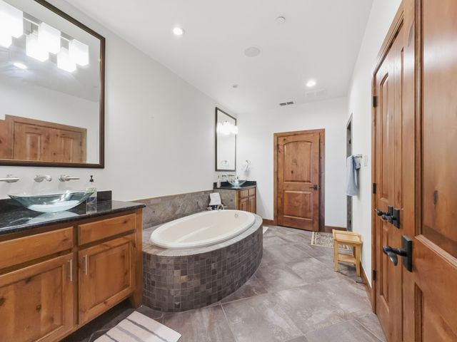 2033 Harbor Way 302, Graford, TX 76449