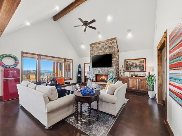 2033 Harbor Way 302, Graford, TX 76449