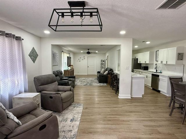 112 Irvin Street, Lake Charles, LA 70605