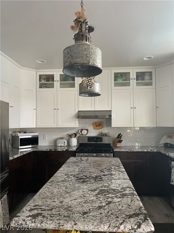 1160 Mitchell Place, Pahrump, NV 89060