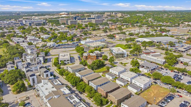 210 Wimberly Street, Fort Worth, TX 76107