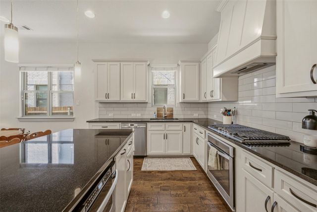 210 Wimberly Street, Fort Worth, TX 76107