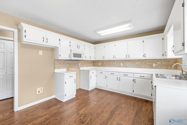 44 Cedar Brook Street, Moulton, AL 35650