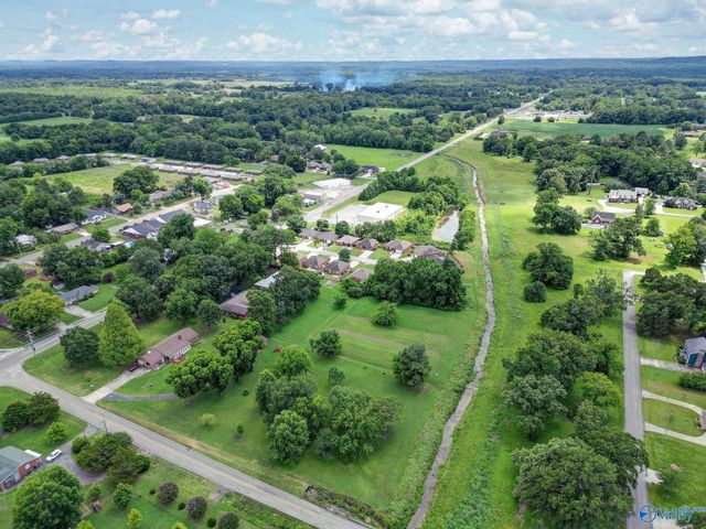44 Cedar Brook Street, Moulton, AL 35650