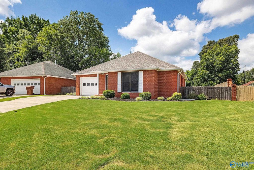 44 Cedar Brook Street, Moulton, AL 35650