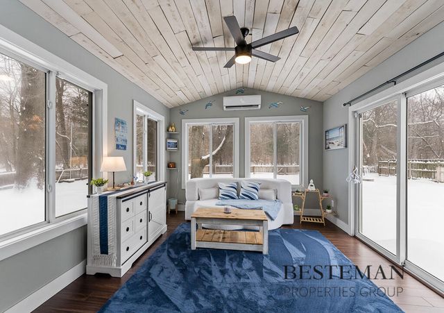 1290 Sherwood Drive, Muskegon, MI 49445