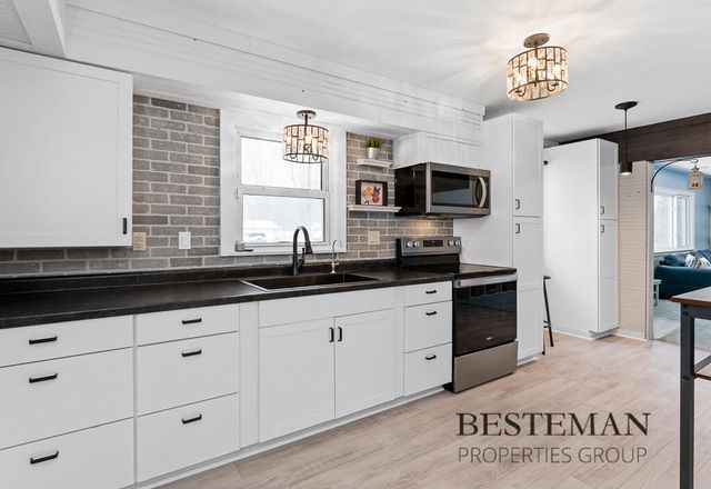 1290 Sherwood Drive, Muskegon, MI 49445