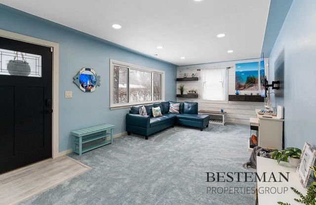 1290 Sherwood Drive, Muskegon, MI 49445