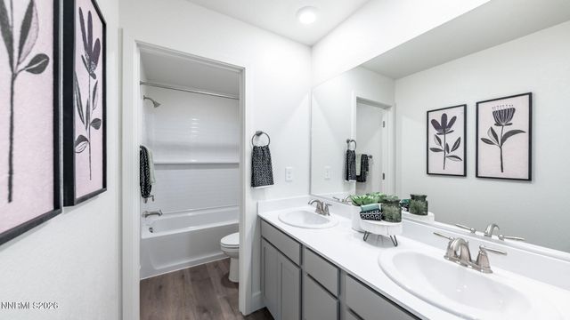 4287 Spotted Leaf Way, Sparks, NV 89436