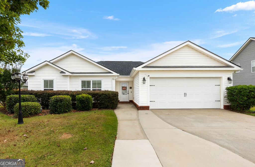 202 Latham Drive, Warner Robins, GA 31088