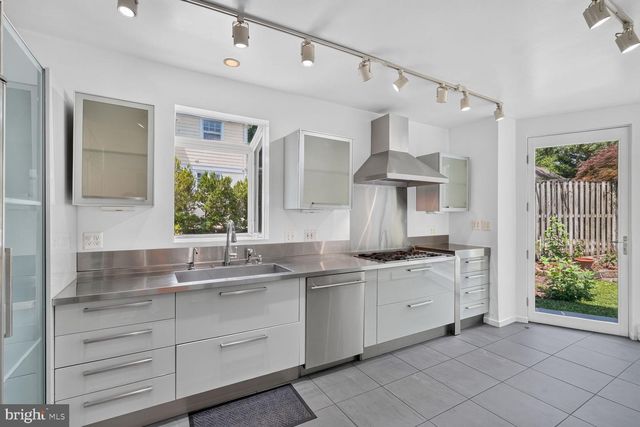 3113 45TH ST NW, Washington, DC 20016