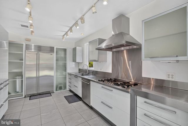 3113 45TH ST NW, Washington, DC 20016