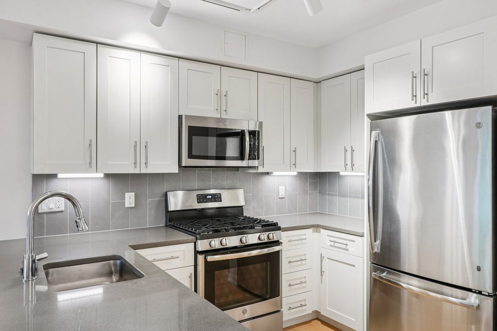 77 New 318, Cambridge, MA 02138