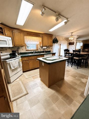 137 JUNIPER ST, Palmyra, PA 17078