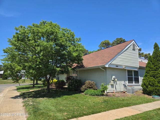 439D Chesterfield Court, Manchester, NJ 08759