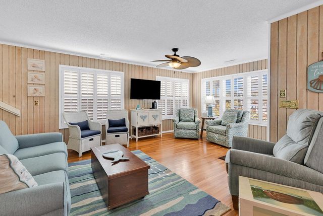 1033 N Dogwood Dr., Surfside Beach, SC 29575