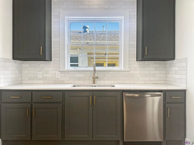 312 S Acadian Thwy, Baton Rouge, LA 70806