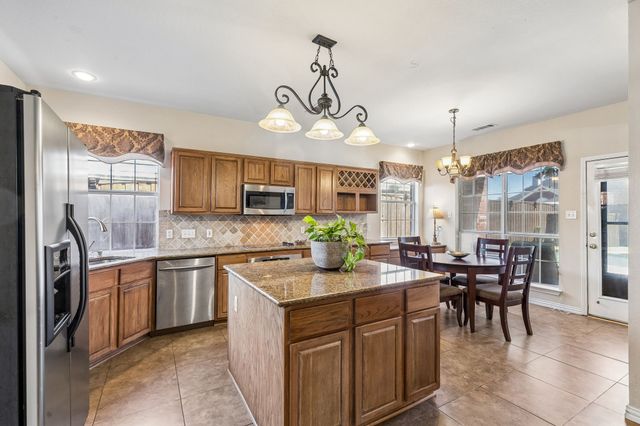 2710 Winterberry Drive, Rowlett, TX 75089