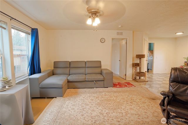 30 Sandstone Place, Port Angeles, WA 98362