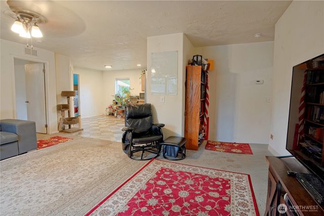 30 Sandstone Place, Port Angeles, WA 98362