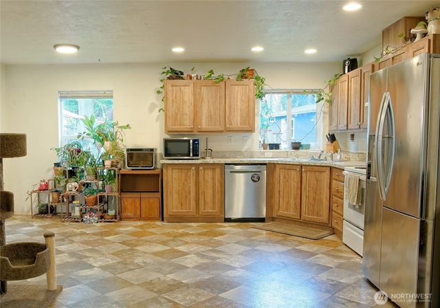 30 Sandstone Place, Port Angeles, WA 98362