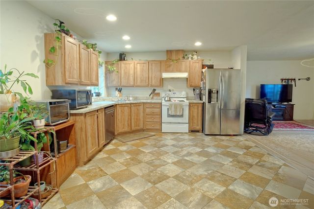 30 Sandstone Place, Port Angeles, WA 98362