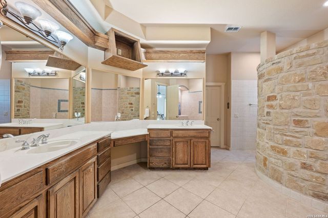 10 FALLS VW, Boerne, TX 78015