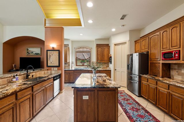 10 FALLS VW, Boerne, TX 78015