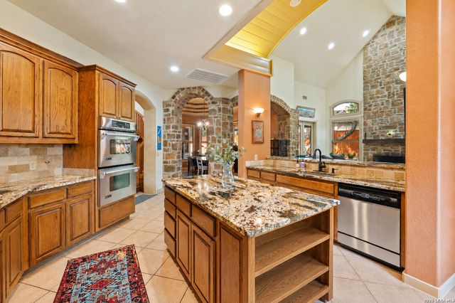 10 FALLS VW, Boerne, TX 78015
