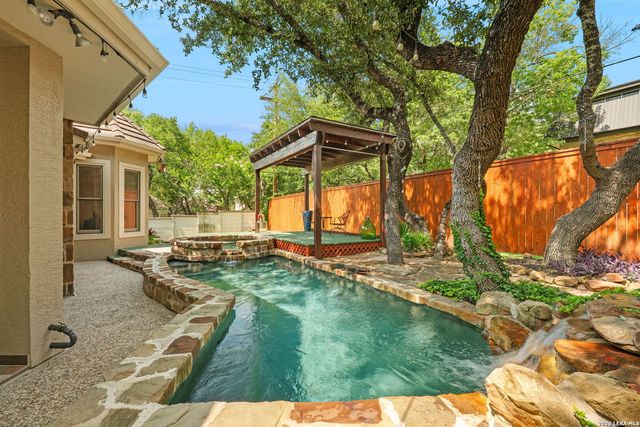 10 FALLS VW, Boerne, TX 78015