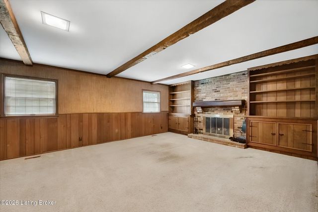 4021 Landside Dr, Louisville, KY 40220
