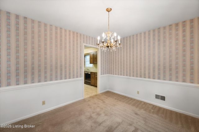 4021 Landside Dr, Louisville, KY 40220