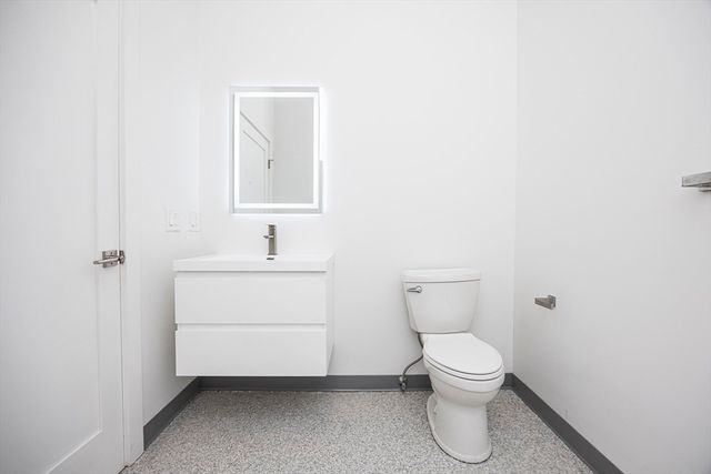 80 Middlesex St 104, Lowell, MA 01852