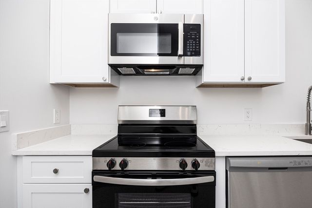 80 Middlesex St 104, Lowell, MA 01852