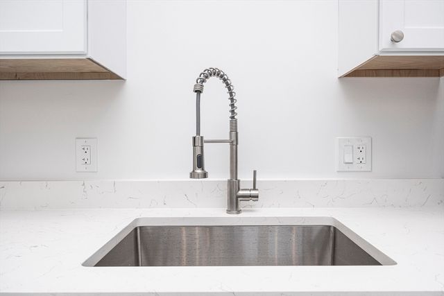 80 Middlesex St 104, Lowell, MA 01852