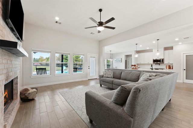 1122 County Road 2274, Cleveland, TX 77327