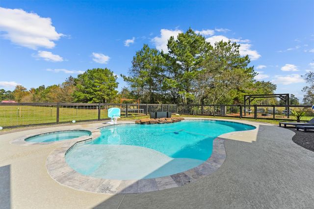 1122 County Road 2274, Cleveland, TX 77327