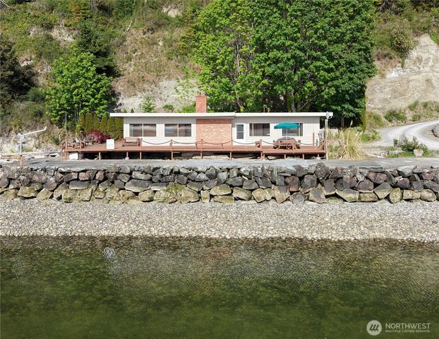 1085 Rockaway Lane, Camano Island, WA 98282