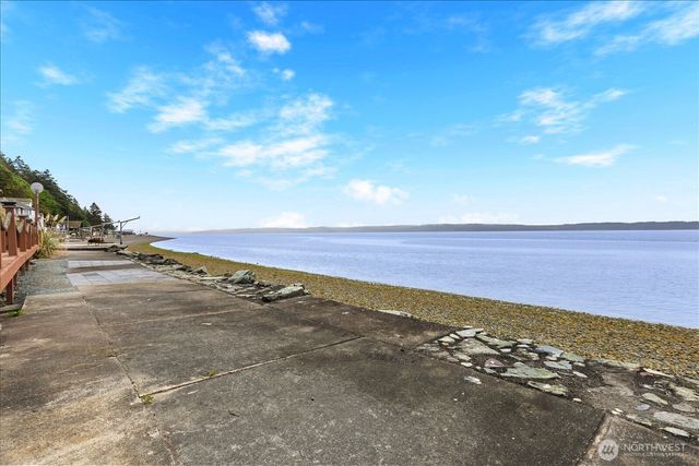 1085 Rockaway Lane, Camano Island, WA 98282