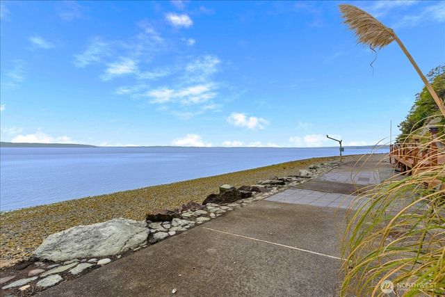 1085 Rockaway Lane, Camano Island, WA 98282