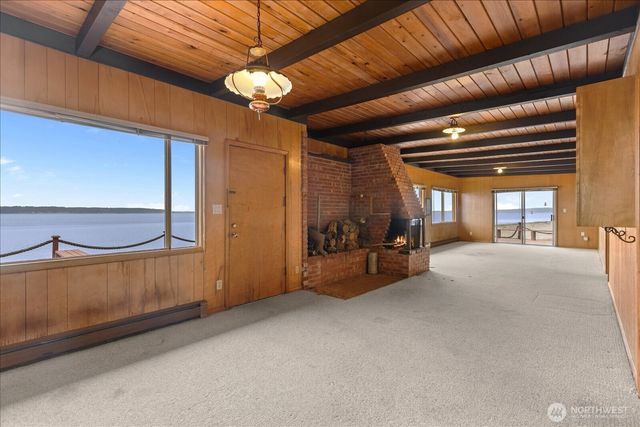 1085 Rockaway Lane, Camano Island, WA 98282